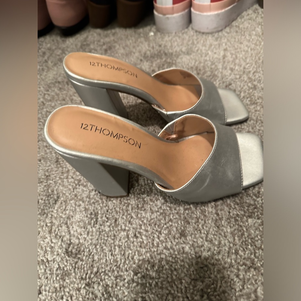 Silver pump size 6